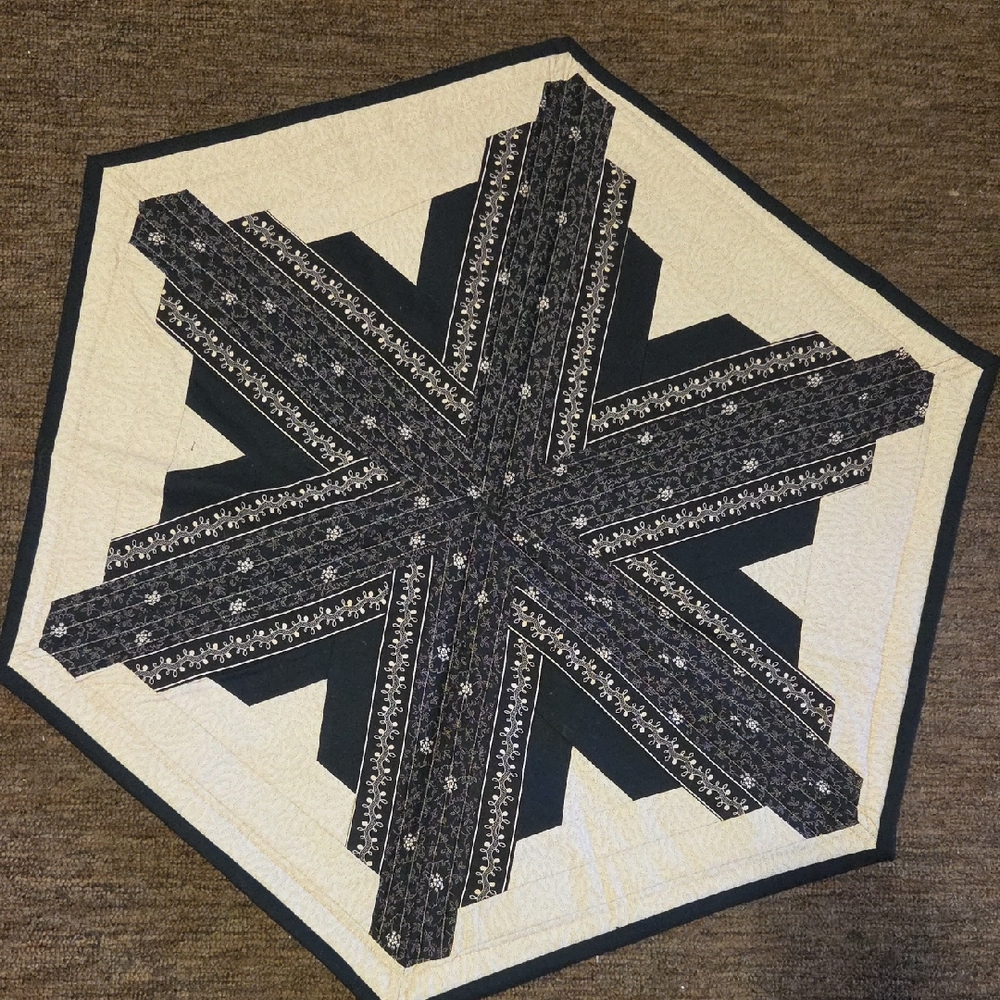 Black & Cream Starpoint Table Topper - Quilted Home Dining Accent 25x28
